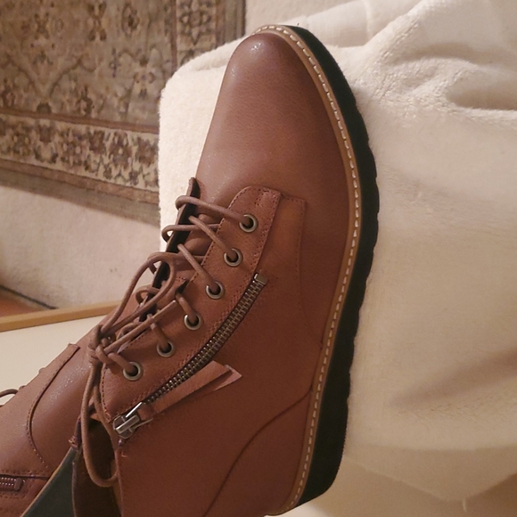 Naturalizer Tie-up Booties - Picture 5 of 9